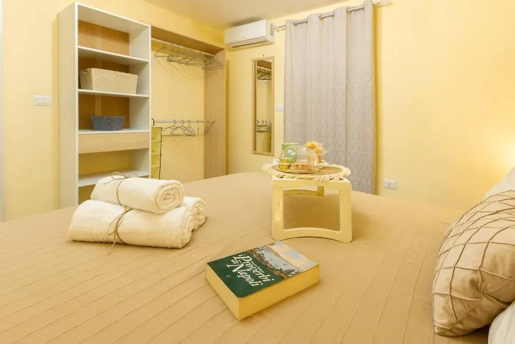 Appartamento Lucon House Napoli 0*,  Italia